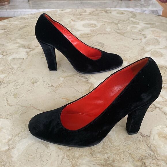 Robert Clergerie Paris Black Velvet Pumps - Picture 5 of 12